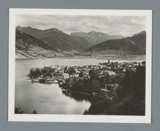 View of Zell am See, the Zeller See and Mountains