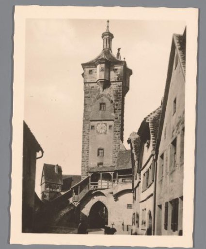 View of the Klingentor in Rothenburg ob der Tauber