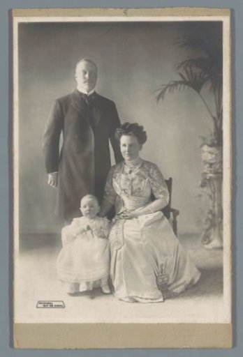 Portrait of Queen Wilhelmina, Prince Hendrik and Princess Juliana