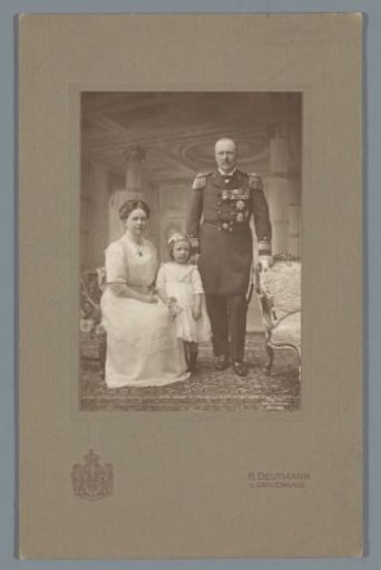 Portrait of Queen Wilhelmina, Prince Hendrik and Princess Juliana
