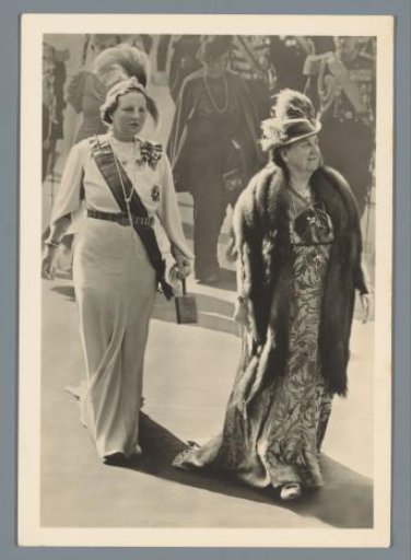 On the way to the New Church, Amsterdam, 6 September 1938, for the commemorative meeting of the 40th anniversary of the reign of H.M. the Queen