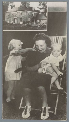 Princess Juliana and Princesses Beatrix and Irene in Rockcliffe, Canada, and their temporary residence during the Second World War