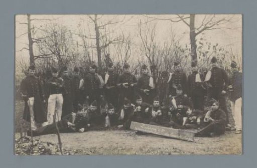 Group portrait of soldiers in uniform