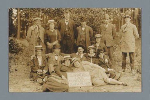 Group portrait of an unknown company on the Duivelsberg