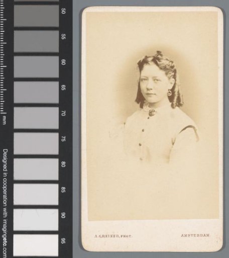 Portrait of an unknown woman with ringlets