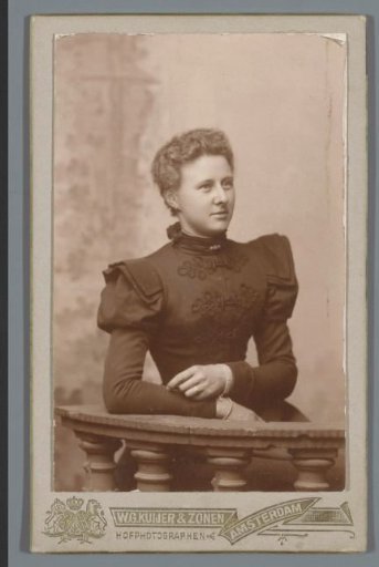Portrait of an unknown woman, leaning over a balustrade