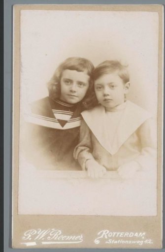 Portrait of two unknown girls