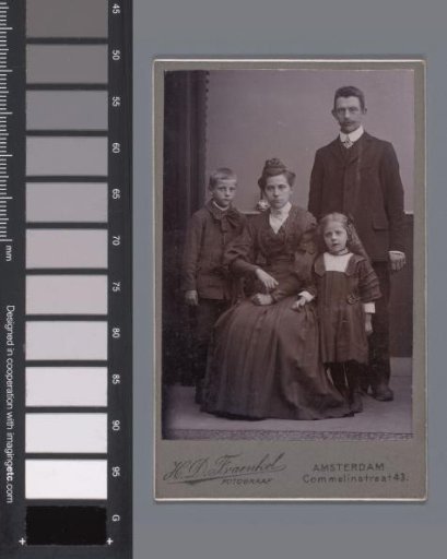 Portrait of Gerrit Snijder, Aagje Noorder and Their Children