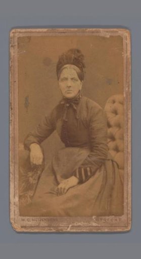 Portrait of an unknown woman, designated as Opoe Rijnders