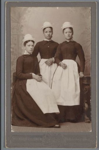 Carte-de-visite Portraits of Domestic Workers