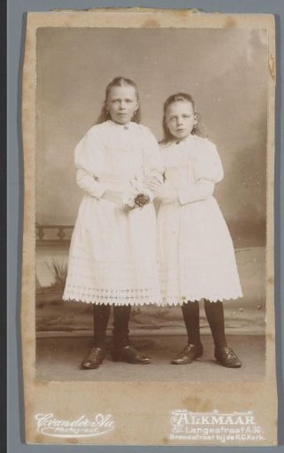 Portrait of two unknown girls