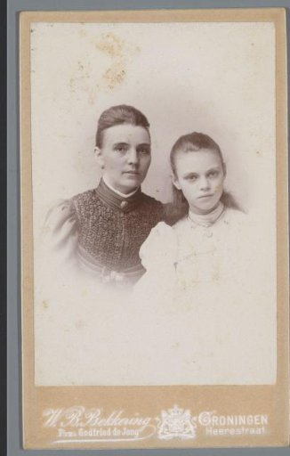 Portrait of an unknown woman with daughter