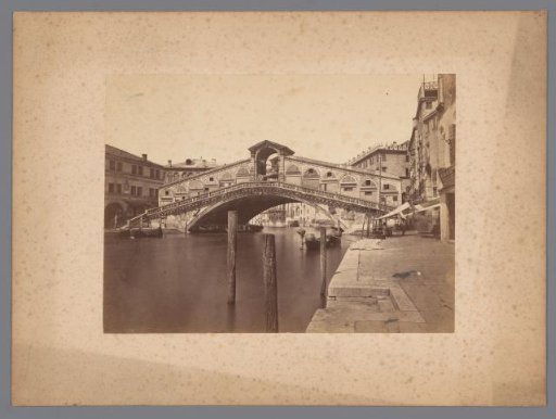 View of the Rialto Bridge in Venice, Italy
