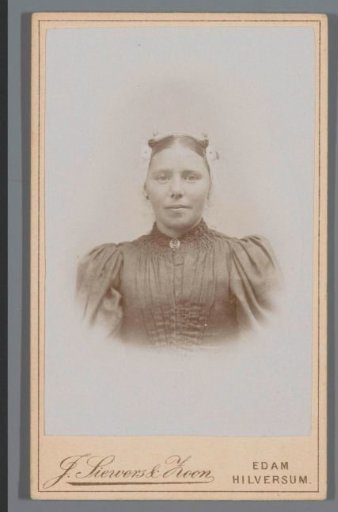 Portrait of Lijsje Laan