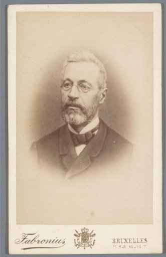 Portrait of an unknown man with spectacles
