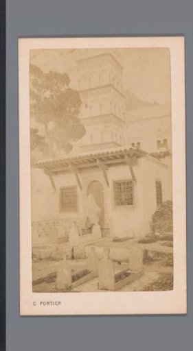 Building near a cemetery, Algiers