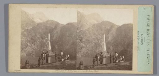 People at the Lac d'Oô in the Pyrenees