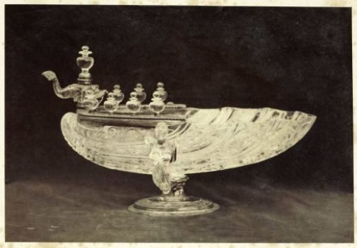 Engraved crystal shell-shaped bowl, from the Louvre