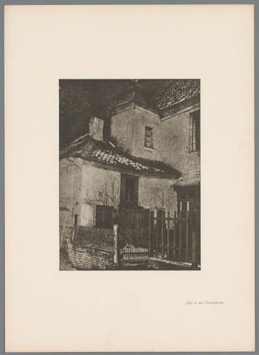 Reproduction of a gum print of a courtyard in the Citadellstraße in Düsseldorf by Erwin Quedenfeldt