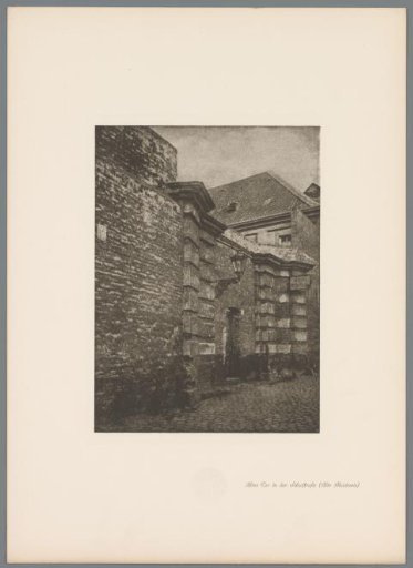Reproduction of a gum print of a gate in the Schulstraße in Düsseldorf by Erwin Quedenfeldt