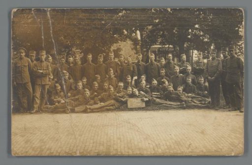 Group portrait of unknown soldiers of the ninth company