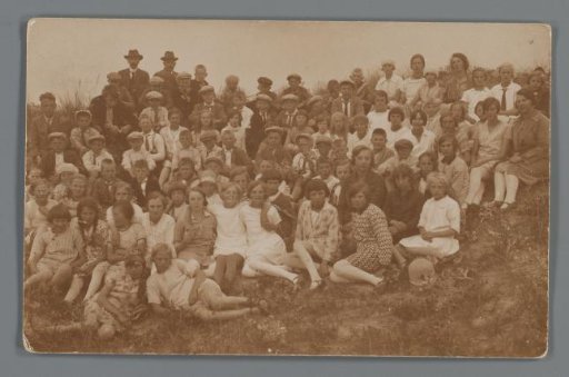 Group portrait of a group of unknown people