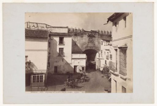 Seville-The postigo del aceite and ancient wall