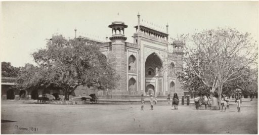 Darwaza-i-rauza, entrance gate of the Taj Mahal, Agra, India