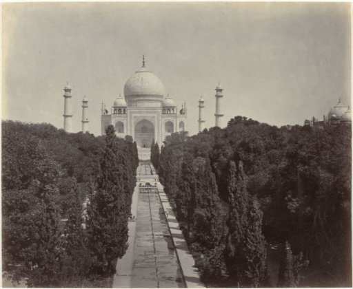 View of the Taj Mahal in Agra