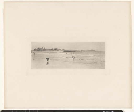 Children on the beach at Gorleston