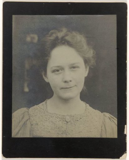 Portrait of Lucie Broedelet