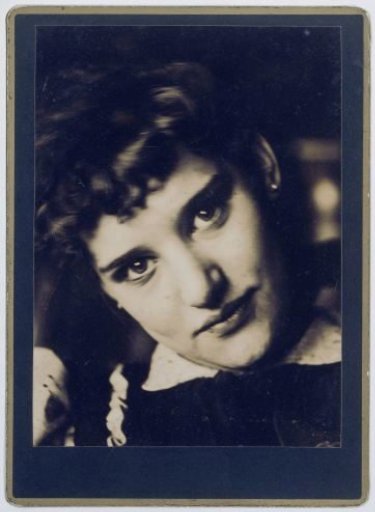 Portraits of Lise Jordan, George Hendrik Breitner, Lise Jordan, Jaap Batavier, Hein Boeken, Paul Verlaine and Herman Gorter