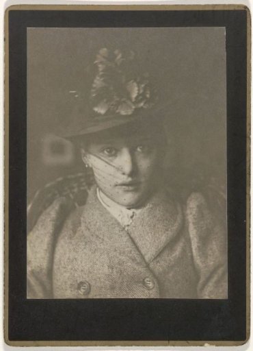 Portraits of Lise Jordan, George Hendrik Breitner, Lise Jordan, Jaap Batavier, Hein Boeken, Paul Verlaine and Herman Gorter