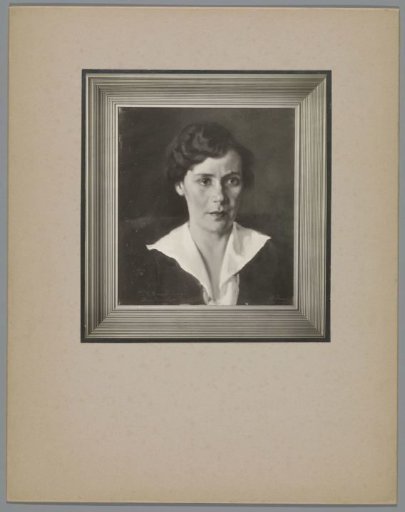 Reproduction after a painting by Willem Witsen of a portrait of Mrs. A. Schultzberg