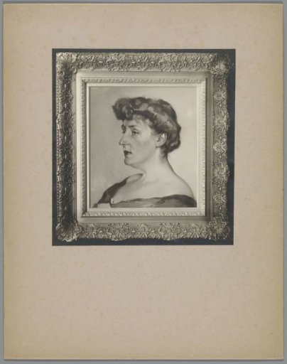 Reproduction after a painting by Willem Witsen of a portrait of a woman