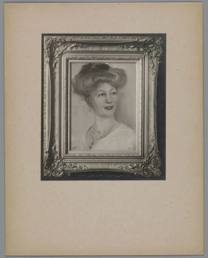 Reproduction after a painting by Willem Witsen of a portrait of a woman