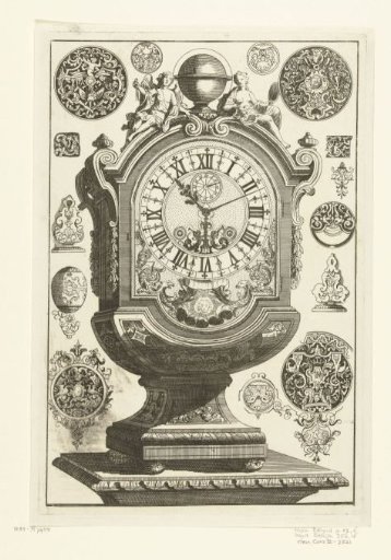 Clock surmounted by a globe