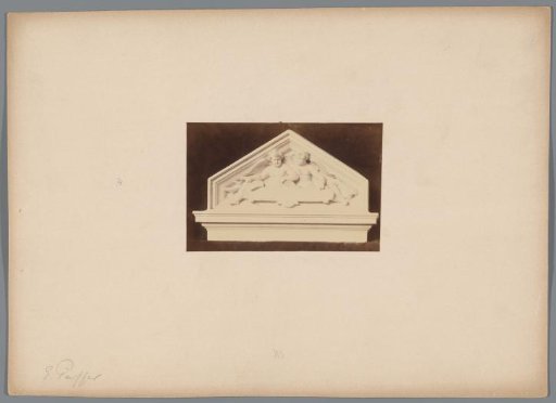 Photographic reproduction of a pediment with two angels by Ernst Pfeifer