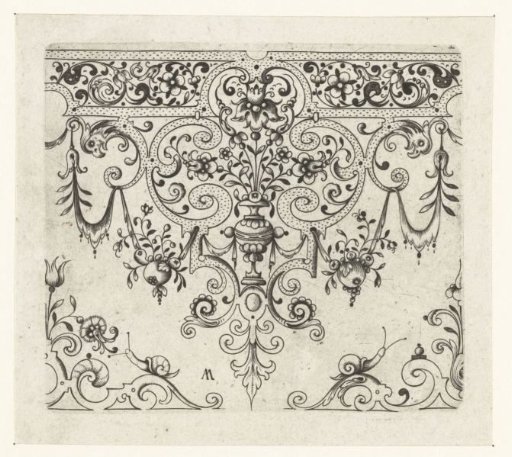 Spire with a flower vase between dotted volutes