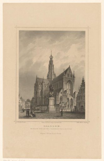 View of the Grote Markt, the St. Bavo's Church and the statue of Laurens Janszoon Coster