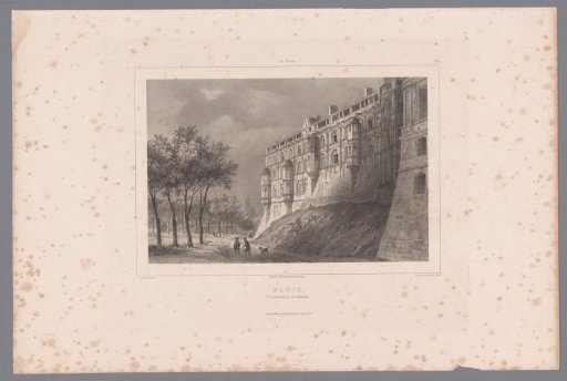 View of the facade with the loggias of the castle of Blois