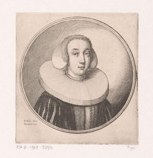 Woman with pleated collar
