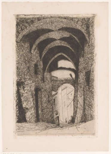 Gate with vaults