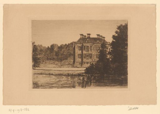 View of Kasteel Middachten from the water