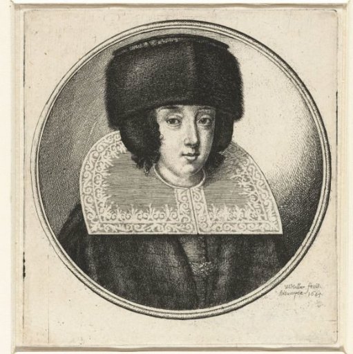 Woman with a stiff lace collar and fur cap