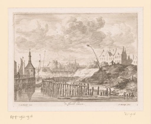 View of the Hunting Harbour outside the Blue Bridge
