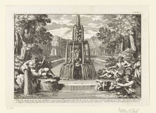 Fountain with two tiers