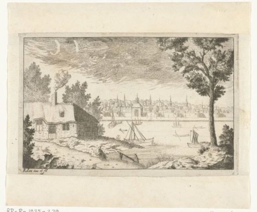 City view with water and boats