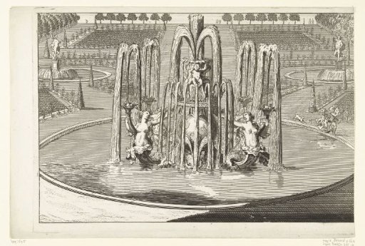 Round Basin with a Crown from Which Water Sprays