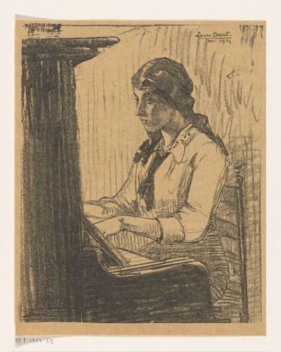 Laura Bacot playing the piano